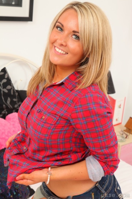 Zoe Alexandra nacktheit exklusive bilder